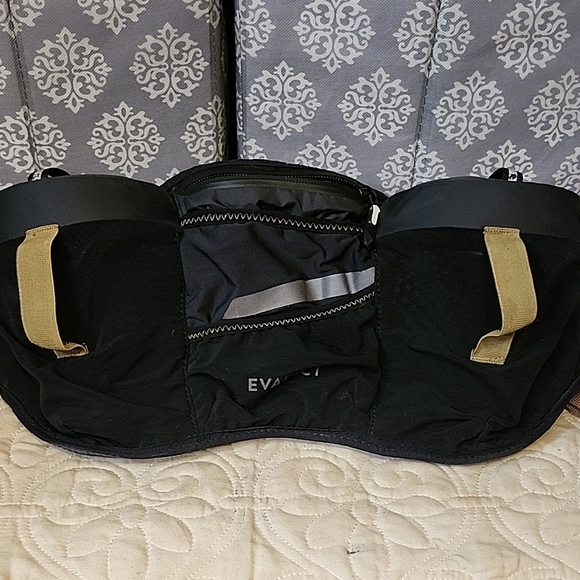 Evadict Black and Tan Running Belt - Picture 6 of 14